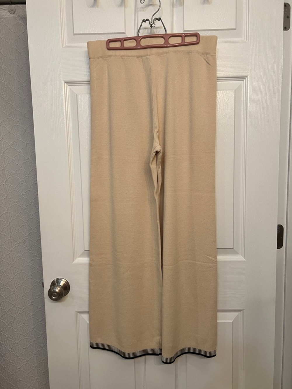 Women’s NEW Wide-Leg Knit Pants in Beige size L